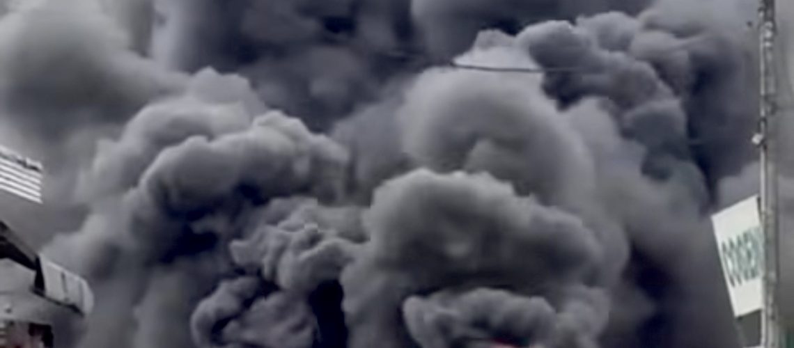 IMG_2644 Institutions publiques en flammes