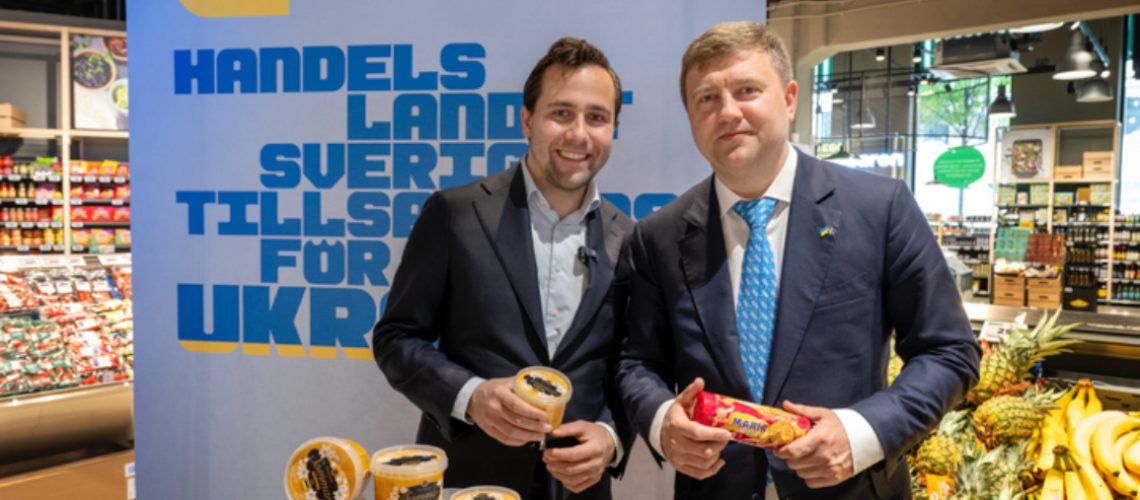 Le ministre de la Coopération internationale au développement et du Commerce extérieur Benjamin Dousa et le ministre ukrainien de la Politique agraire et de l'alimentation, Vitalii Koval.
Frida Drake/Bureaux du gouvernement